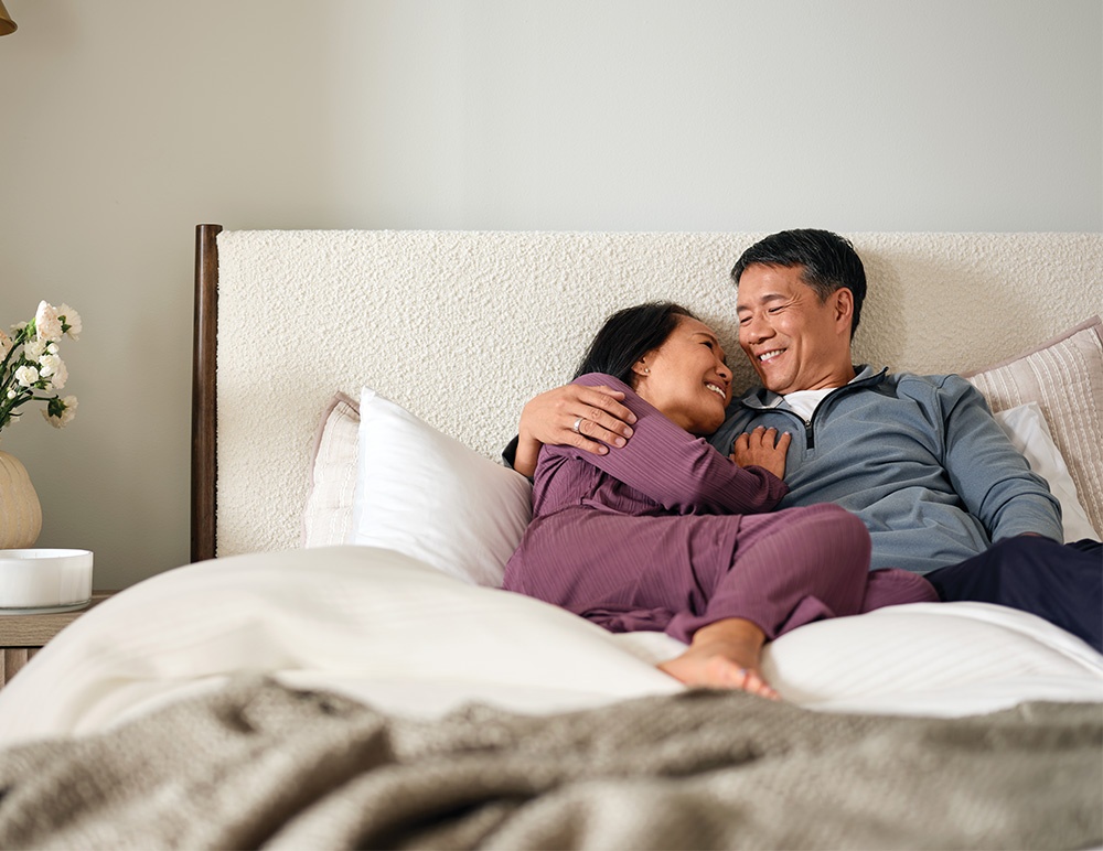 sealy-shop-mattresses-couple